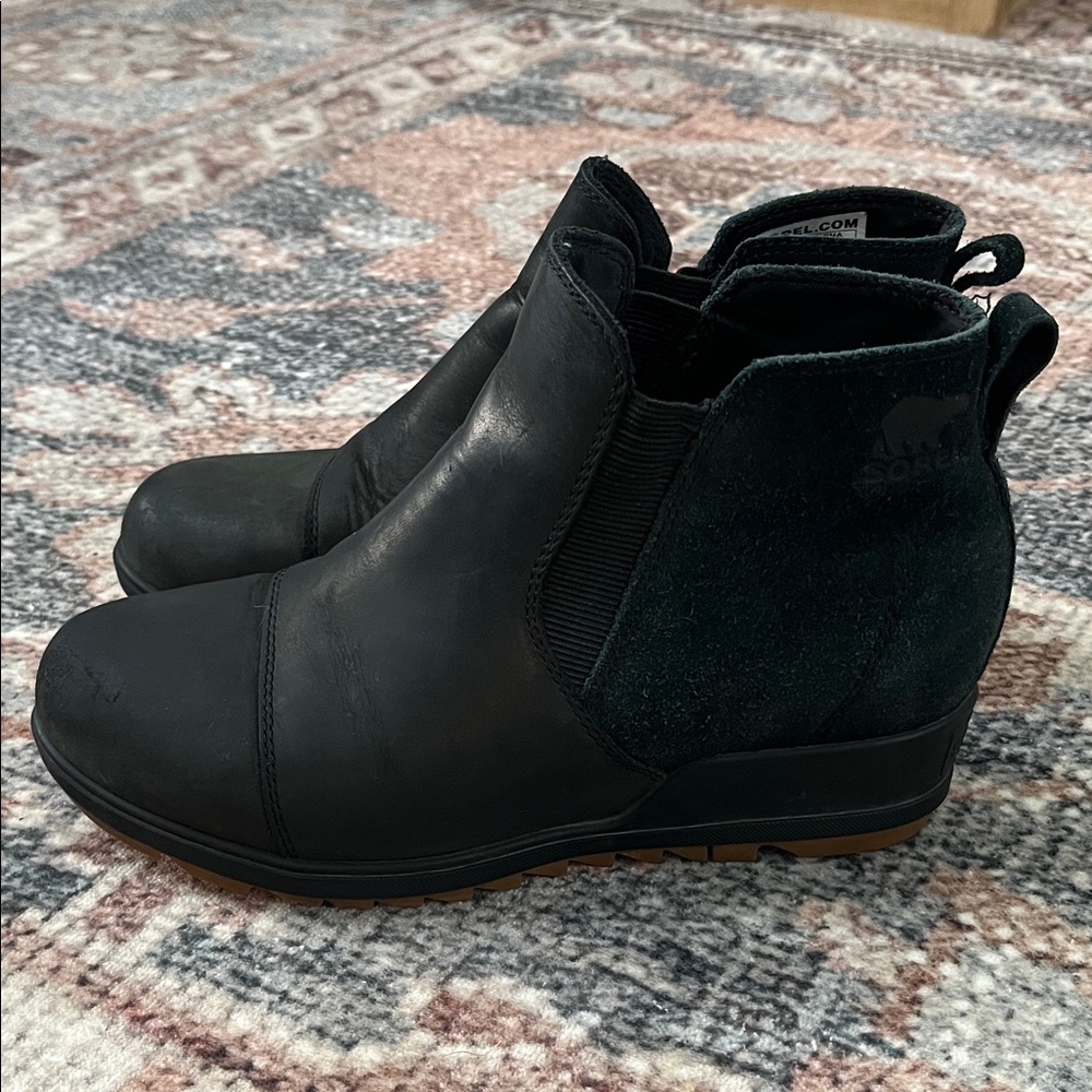Sorel Women's Evie II Chelsea Black Leather Ankle Booties